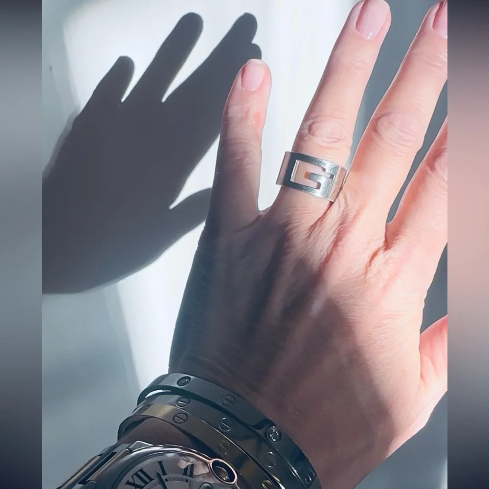 ❌SOLD❌ 🎡🎡🎡 Gucci Silver Openwork 'G' Signature Band Ring - Picture 6 of 9